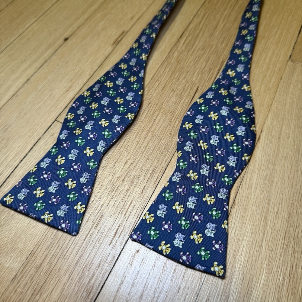 Vineyard Vines Bow Tie Silk Teddy Bear Comedy Tragedy Theatre Masks Self Tie USA
